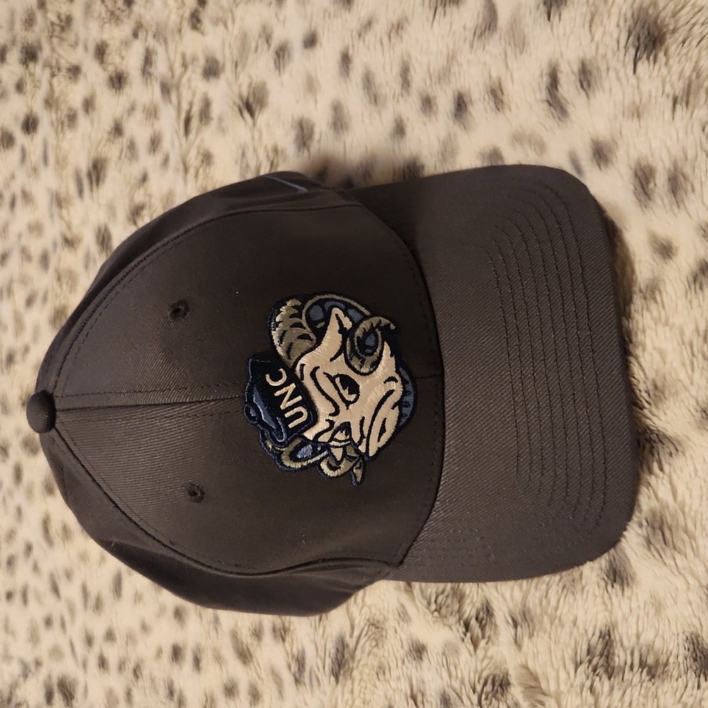 North Carolina Tarheels vintage hat nwot